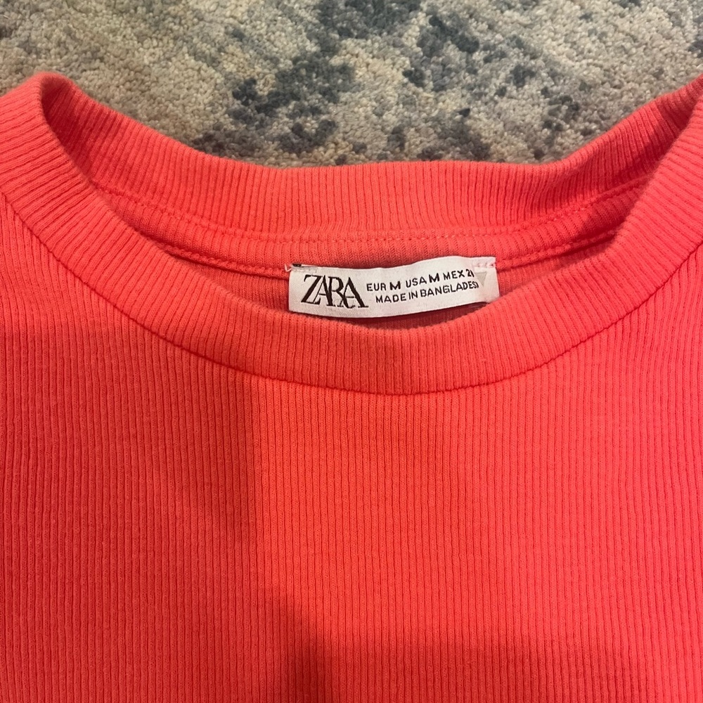 ZARA Ruffle Top - Picture 3 of 4